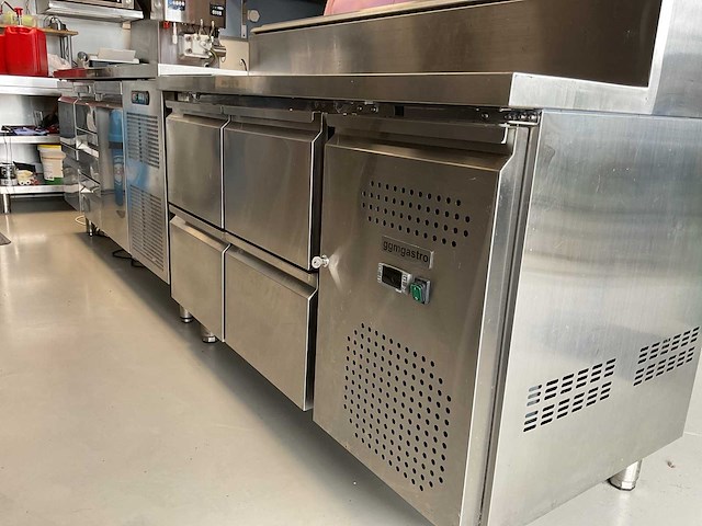 Ggm gastro koelwerkbank met saladette - afbeelding 1 van  4