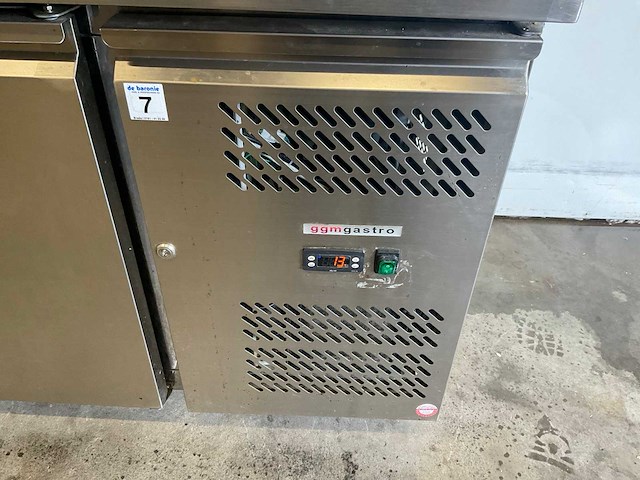 Ggmgastro - zbs157 - voorbereidingstafel eco - 1360mm - 2 deuren - voor 7x gn 1/3 - afbeelding 4 van  10