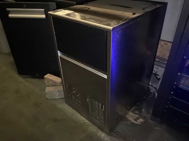 Ggmgastro 60air ewi54 ijsblokjesmachine - afbeelding 1 van  6