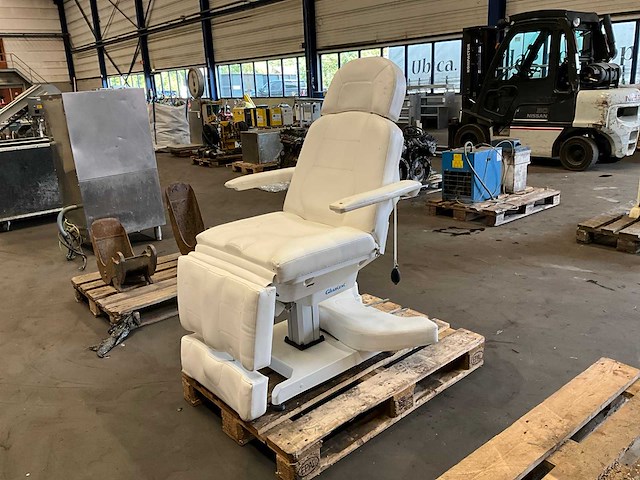 Gharieni behandelstoel - afbeelding 1 van  5