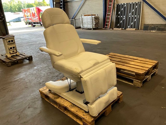 Gharieni behandelstoel - afbeelding 2 van  5