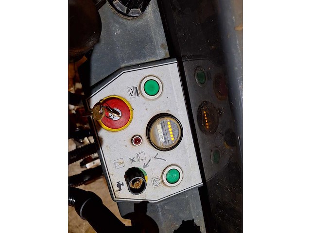 Ghbh - 71 bf 85 esa - zelfrijdende schrobmachine - afbeelding 4 van  6