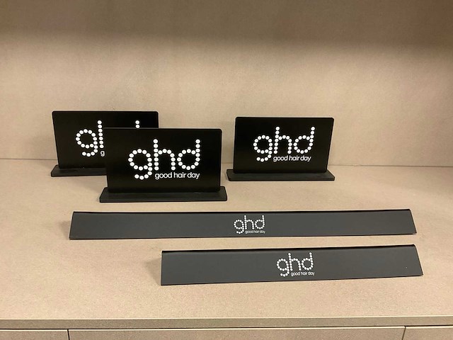 Ghd reclame bordjes - afbeelding 1 van  1