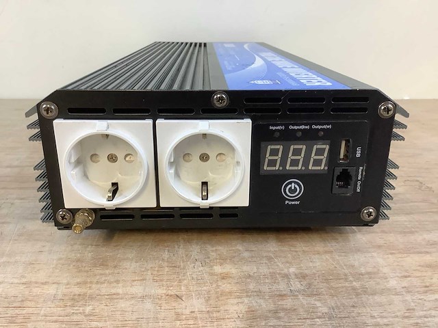 Giandel ps-3000kar spanningsomvormer - afbeelding 5 van  5