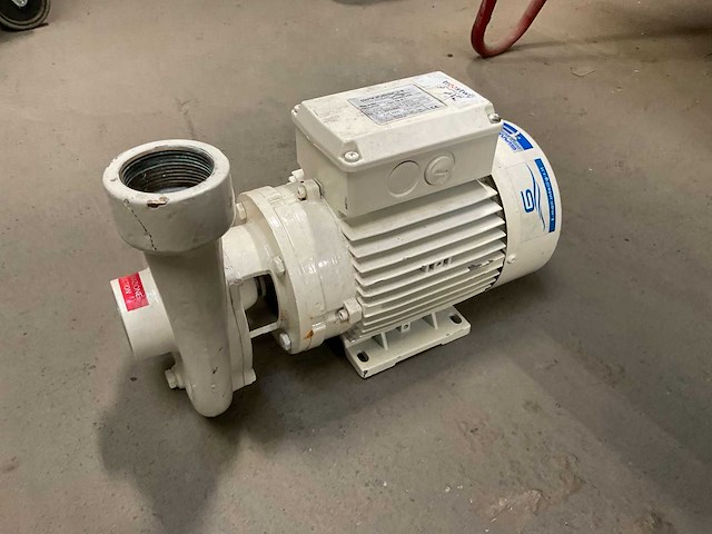 Gianneschi cb 41 t centrifugaalpomp - afbeelding 1 van  4