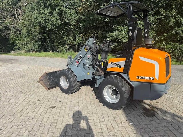 Giant - 2021 - g2500 - shovel met bak - afbeelding 9 van  15