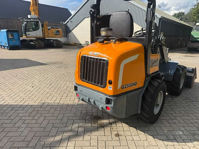 Giant - 2021 - g2500 - shovel met bak - afbeelding 12 van  15