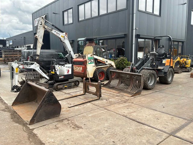 Giant - 452 hd-extra - shovel - 2015 - afbeelding 1 van  17