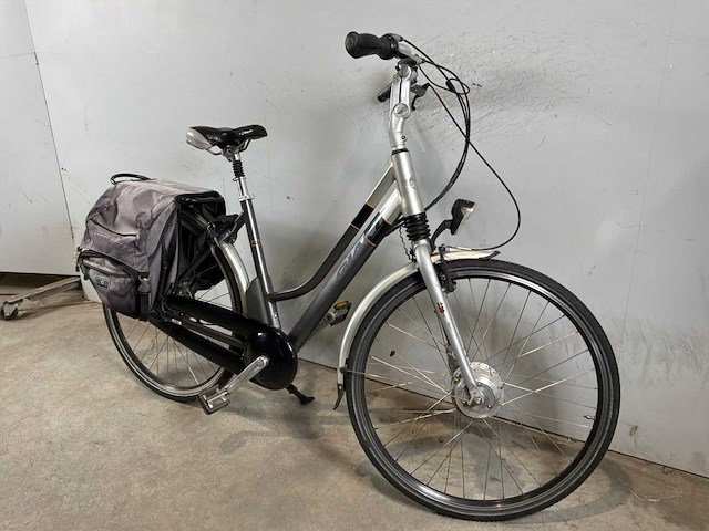 Giant sport elektrische fiets - afbeelding 1 van  6