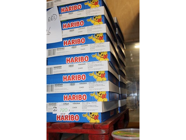 Giant strawbs haribo in 15 overdozen met 6 emmers a 1350 g. tht 6-2026. - afbeelding 2 van  2