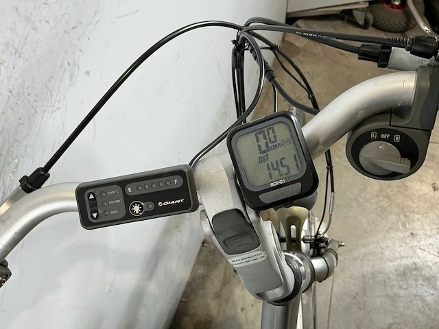 Giant twist sport elektrische damesfiets - afbeelding 9 van  10
