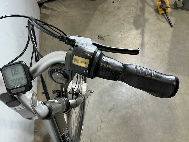 Giant twist sport elektrische damesfiets - afbeelding 10 van  10