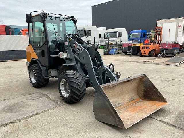 Giant v4502-t shovel - afbeelding 29 van  32