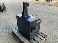 Gietijzer frontgewicht, “1800kg” - afbeelding 4 van  6