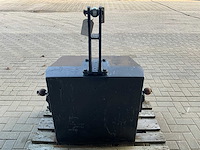 Gietijzer frontgewicht, “1800kg” - afbeelding 6 van  6