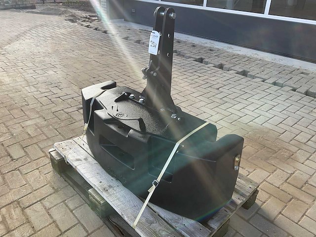 Gietijzer frontgewicht, “800kg” - afbeelding 2 van  6