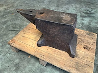 Gietijzeren aambeeld - antiek - overige werkplaatsinventaris - afbeelding 1 van  4