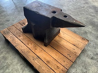 Gietijzeren aambeeld - antiek - overige werkplaatsinventaris - afbeelding 3 van  4