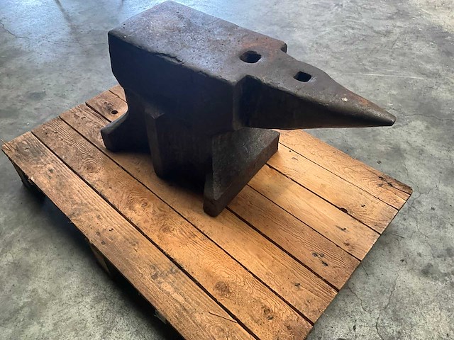 Gietijzeren aambeeld - antiek - overige werkplaatsinventaris - afbeelding 3 van  4