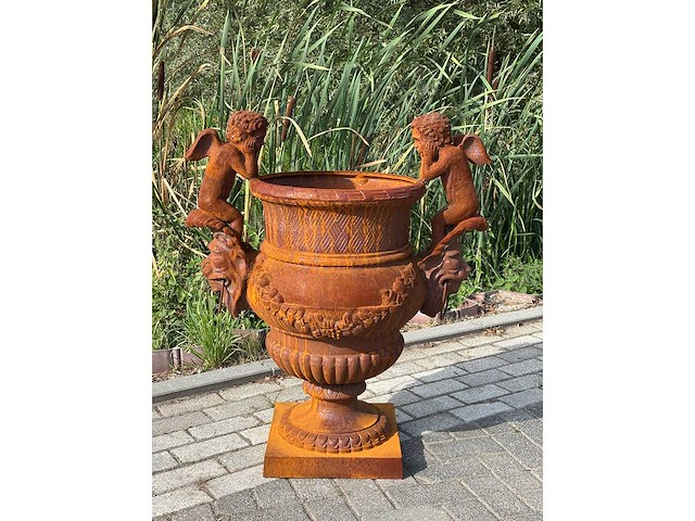 Gietijzeren bloempot - afbeelding 1 van  3