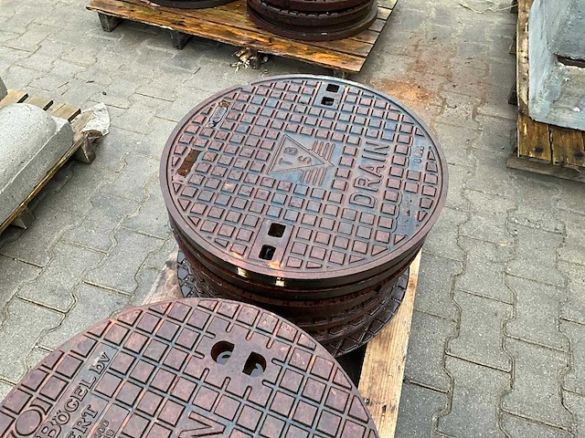 Gietijzeren putdeksels - afbeelding 3 van  3