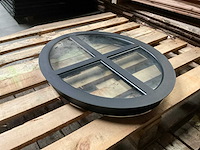 Gietijzeren vast raam rond - 64x50 cm - afbeelding 2 van  3