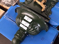 Gietijzeren wandfontein vv messing kraan (2x) - afbeelding 3 van  3