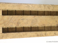 Gietmal en houten letter a - afbeelding 4 van  4