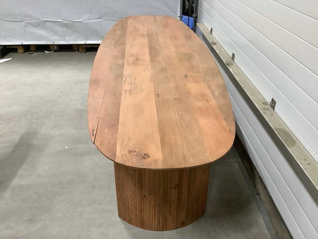 Giga meubel - feline deens ovaal - eetkamertafel 300cm - afbeelding 5 van  6