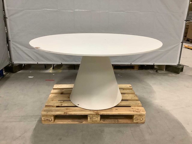 Giga meubel beton ciré beige rond eetkamertafel - afbeelding 4 van  7