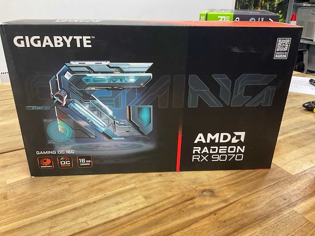 Gigabyte amd radeon rx 9070 videokaart - afbeelding 1 van  5