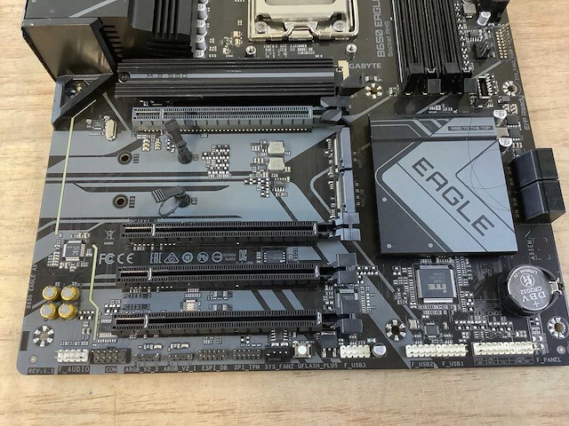 Gigabyte b850 eagle ax moederbord - afbeelding 5 van  7