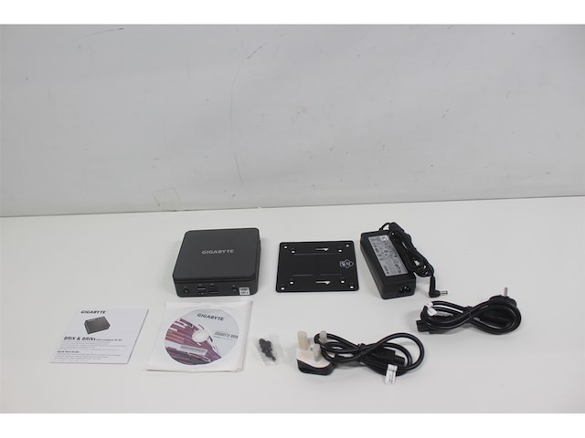 Gigabyte brix gbbri310110 (rev. 1.0) barebone ultra compact pc kit zwart - afbeelding 2 van  2