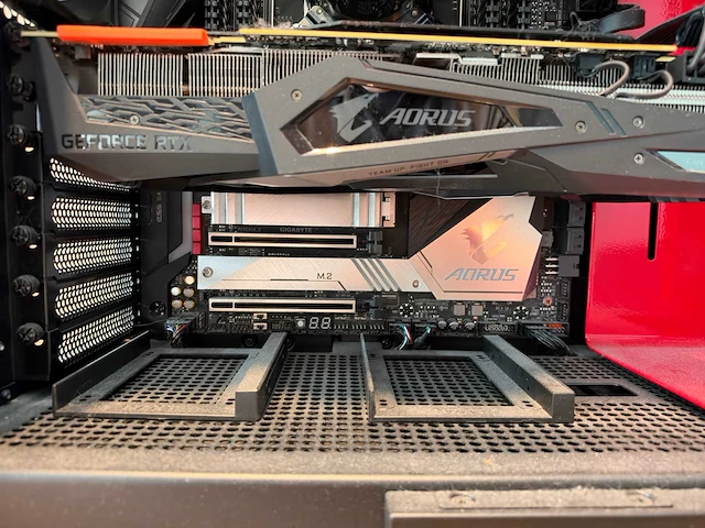 Gigabyte gaming desktop - afbeelding 3 van  8