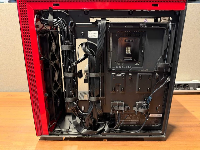 Gigabyte gaming desktop - afbeelding 3 van  8