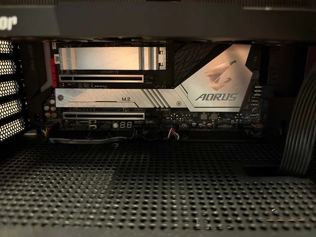 Gigabyte gaming desktop - afbeelding 8 van  8