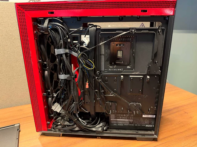 Gigabyte gaming desktop - afbeelding 3 van  8