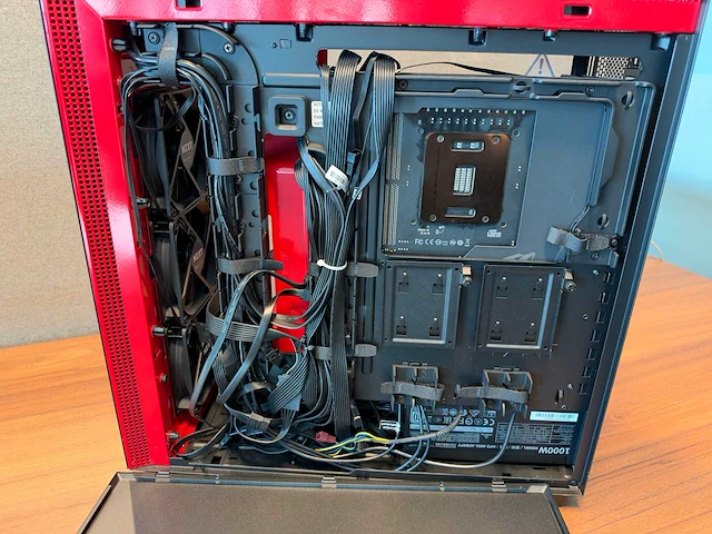 Gigabyte gaming desktop - afbeelding 3 van  8