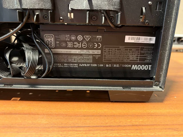 Gigabyte gaming desktop - afbeelding 3 van  8