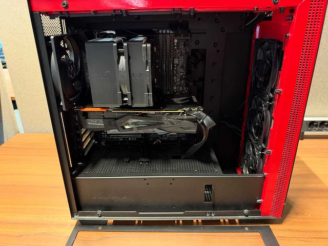 Gigabyte gaming desktop - afbeelding 4 van  8