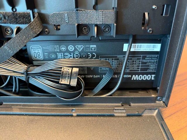 Gigabyte gaming desktop - afbeelding 4 van  8