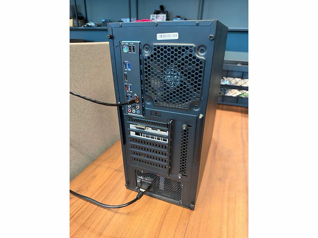 Gigabyte gaming desktop - afbeelding 3 van  6