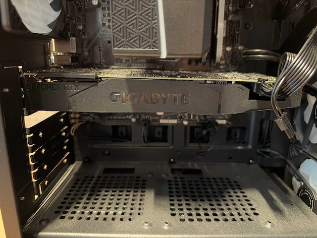 Gigabyte gaming desktop - afbeelding 7 van  9