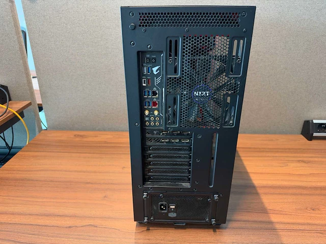Gigabyte gaming desktop - afbeelding 4 van  8