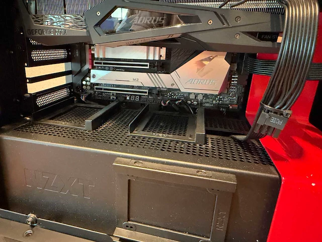Gigabyte gaming desktop - afbeelding 8 van  8