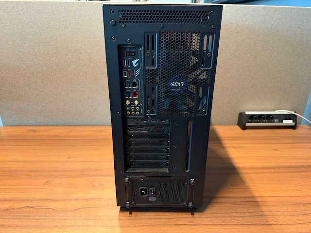 Gigabyte gaming desktop - afbeelding 8 van  8
