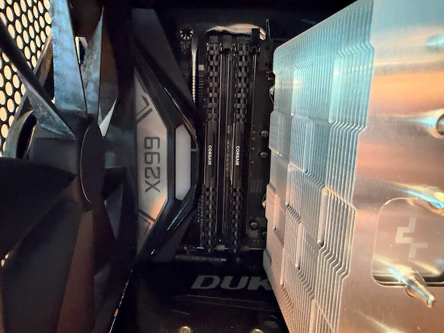 Gigabyte gaming desktop - afbeelding 5 van  8