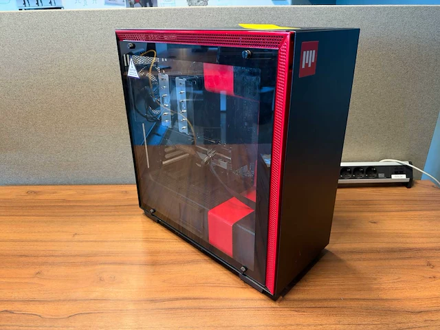 Gigabyte gaming desktop - afbeelding 1 van  10