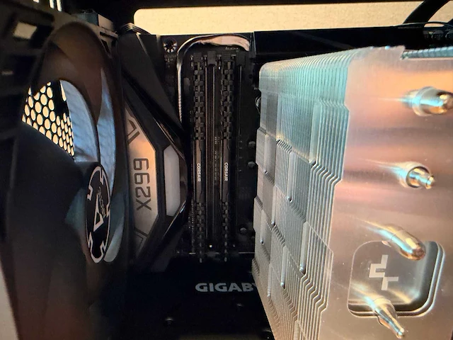 Gigabyte gaming desktop - afbeelding 8 van  10