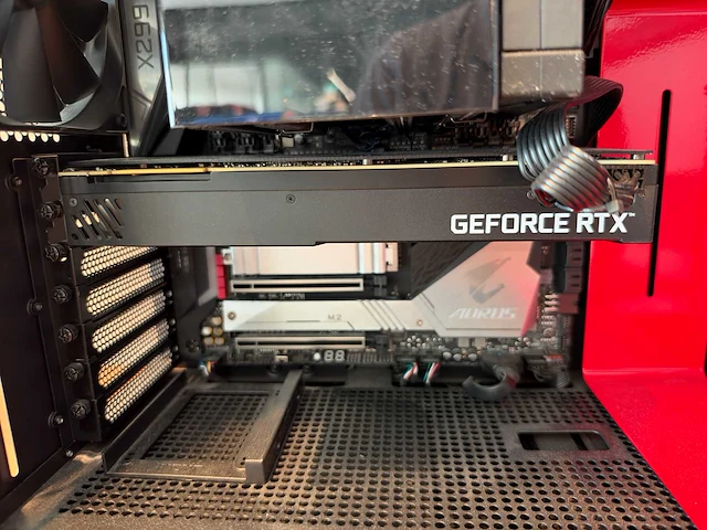 Gigabyte gaming desktop - afbeelding 6 van  9